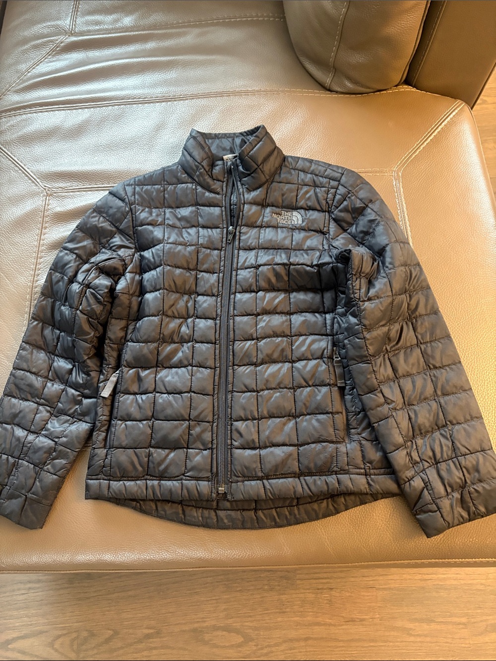 Boys North Face Themoball Jacket size small 7/8